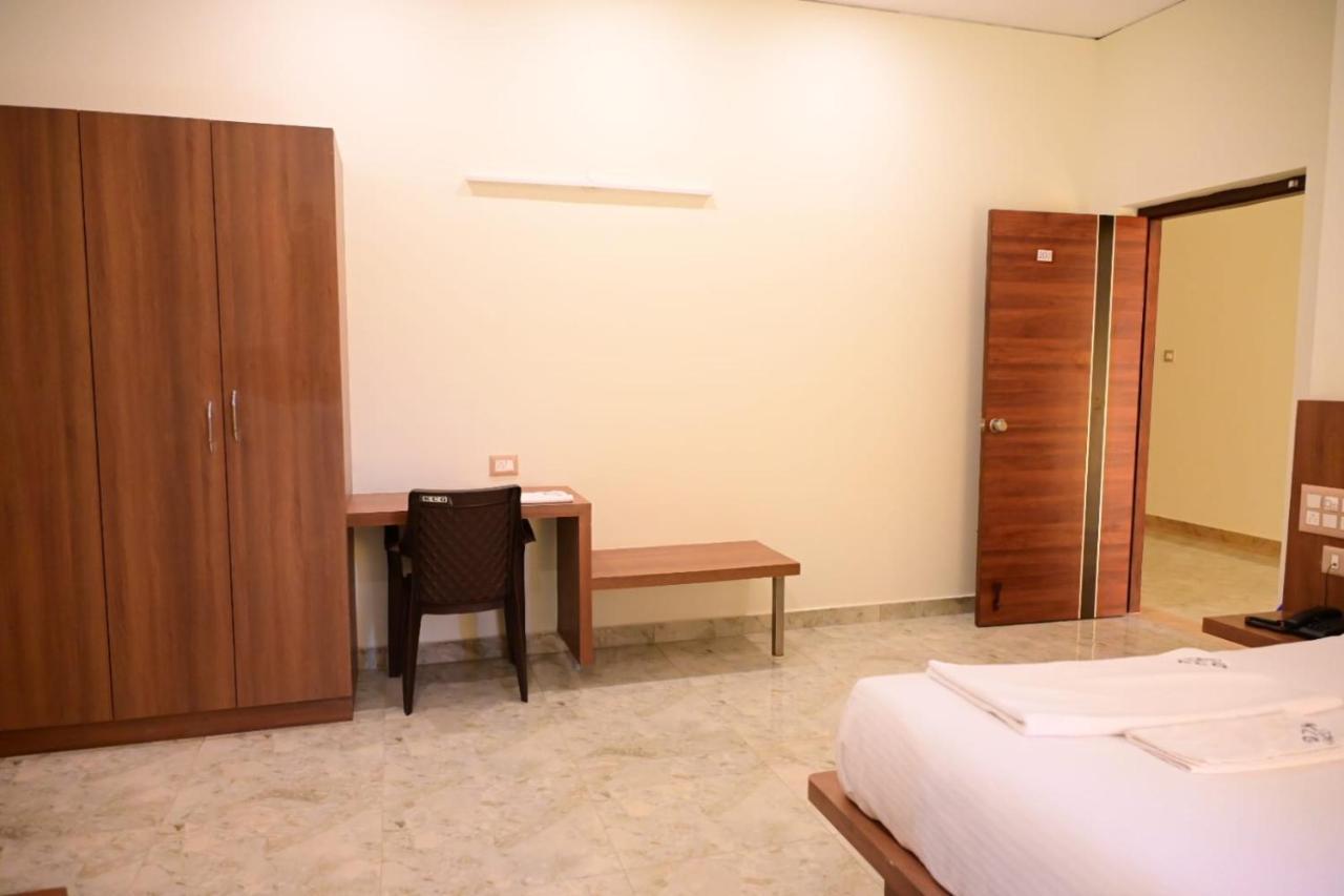 Kcg Residency Hotel ไมซอร์ ภายนอก รูปภาพ