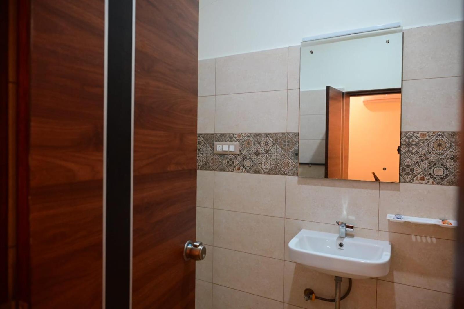 Kcg Residency Hotel ไมซอร์ ภายนอก รูปภาพ